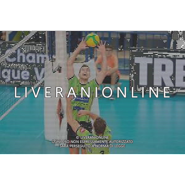 Palleggio di Seppe Van Hoyweghen Decospan VT Menen durante la partita tra ITAS Trentino e Decospan VT Menen valido per il primo turno della CEV Champions league di volley maschile. Trento, Italia, 10 Novembre 2022 presso la BLM Group Arena. ©Roberto Tommasini / AGENZIA ALDO LIVERANI SAS