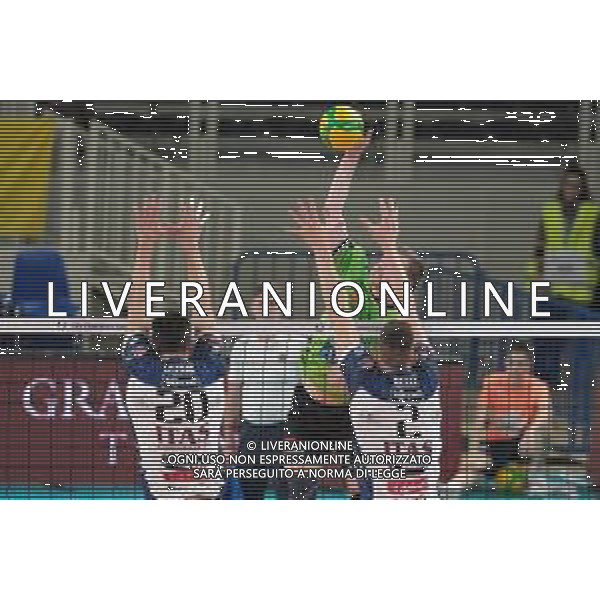 Attacco di Mathieu Vanneste - Decospan VT Menen durante la partita tra ITAS Trentino e Decospan VT Menen valido per il primo turno della CEV Champions league di volley maschile. Trento, Italia, 10 Novembre 2022 presso la BLM Group Arena. ©Roberto Tommasini / AGENZIA ALDO LIVERANI SAS