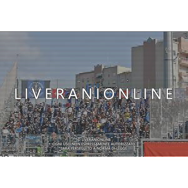 12-11-2022. Cagliari Calcio-Pisa Sporting Club 13° giornata serie BKT 2022/2023, stadio Unipol Domus Cagliari. Foto Salvatore Moi/Aldo Liverani s.a.s. Nella foto: Tifosi del Pisa Sporting Club, nel settore ospiti dello stadio Unipol Domus di Cagliari. ©MOI / AGENZIA ALDO LIVERANI SAS