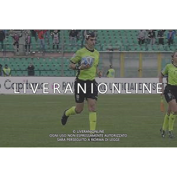 Cosenza, Italia - calcio Cosenza vs Palermo - Campionato di calcio Serie BKT 2022/2023 Stadio San Vito Marulla. Nella foto: Matteo Gualtieri arbitro November 12, 2022 Cosenza, Italy - sport, soccer - Cosenza vs Palermo - Italian Football Championship League BKT 2022/2023 - San Vito-Marulla stadium. In the pic: Matteo Gualtieri referee ©Andrea Rosito / AGENZIA ALDO LIVERANI SAS