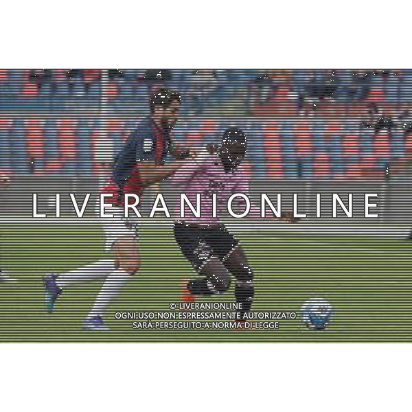 Cosenza, Italia - calcio Cosenza vs Palermo - Campionato di calcio Serie BKT 2022/2023 Stadio San Vito Marulla. Nella foto: Joaquin Larrivey e Claudio Gomes November 12, 2022 Cosenza, Italy - sport, soccer - Cosenza vs Palermo - Italian Football Championship League BKT 2022/2023 - San Vito-Marulla stadium. In the pic: Joaquin Larrivey e Claudio Gomes ©Andrea Rosito / AGENZIA ALDO LIVERANI SAS