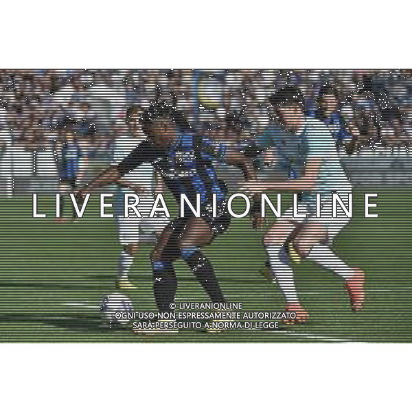 Duvan Zapata (Atalanta) e Alessandro Bastoni (Inter) Atalanta vs Inter Bergamo 13-11-2022 Gewiss Stadium - Stadio Atleti Azzurri d\'Italia Campionato Serie A TIM - 15a giornata foto Roberto Garavaglia/ag. Aldo Liverani sas / AGENZIA ALDO LIVERANI SAS