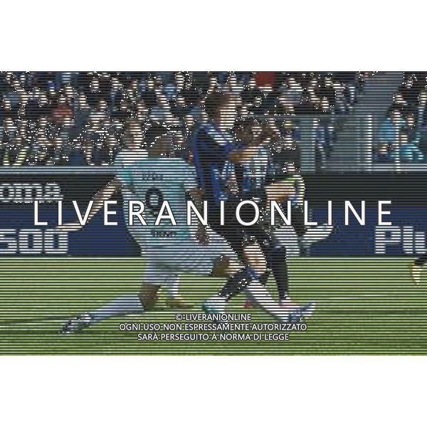 Edin Dzeko (Inter) segna il gol del 2 a 1 Atalanta vs Inter Bergamo 13-11-2022 Gewiss Stadium - Stadio Atleti Azzurri d\'Italia Campionato Serie A TIM - 15a giornata foto Roberto Garavaglia/ag. Aldo Liverani sas / AGENZIA ALDO LIVERANI SAS