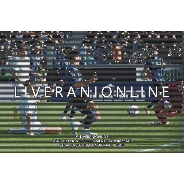 Edin Dzeko (Inter) segna il gol del 2 a 1 Atalanta vs Inter Bergamo 13-11-2022 Gewiss Stadium - Stadio Atleti Azzurri d\'Italia Campionato Serie A TIM - 15a giornata foto Roberto Garavaglia/ag. Aldo Liverani sas / AGENZIA ALDO LIVERANI SAS