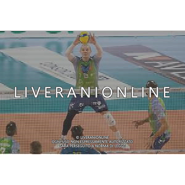 Monza 13-11-2020 VERONA CAMPIONATO DI VOLLEY WITHU VERONA-VERO VOLLEY MONZA NELLA FOTO Ricezione in palleggio di Vlad Davyskiba - Vero Volley FOTO ROBERTO TOMMASINI-AG ALDO LIVERANI SAS