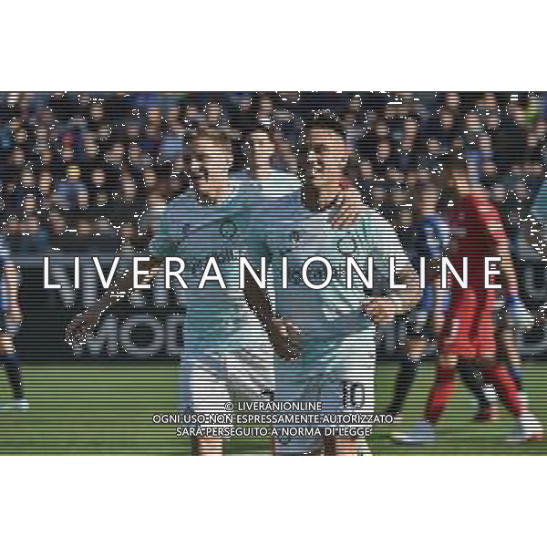 Nicolo\' Barella (Inter) SX e Lautaro Martinez (Inter) DX esultano dopo il gol del 3 a 1 Atalanta vs Inter Bergamo 13-11-2022 Gewiss Stadium - Stadio Atleti Azzurri d\'Italia Campionato Serie A TIM - 15a giornata foto Roberto Garavaglia/ag. Aldo Liverani sas / AGENZIA ALDO LIVERANI SAS