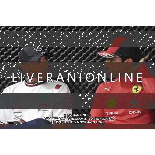 (L to R): Lewis Hamilton (GBR) Mercedes AMG F1 and Carlos Sainz Jr (ESP) Ferrari in the post race FIA Press Conference. 13.11.2022. Formula 1 World Championship, Rd 21, Brazilian Grand Prix, Sao Paulo, Brazil, Race Day. - www.xpbimages.com, EMail: requests@xpbimages.com © Copyright: Bearne / XPB Images / AGENZIA ALDO LIVERANI SAS - ITALY ONLY EDITORIAL USE ONLY