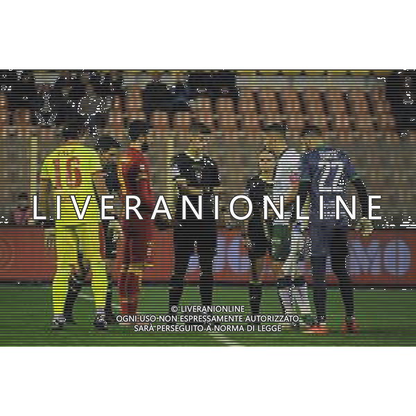 Catanzaro, Italia - calcio Coppa Italia Lega Pro 2022/2023 Stadio Nicola Ceravolo in foto : Saluti iniziali ©Andrea Rosito / AGENZIA ALDO LIVERANI SAS