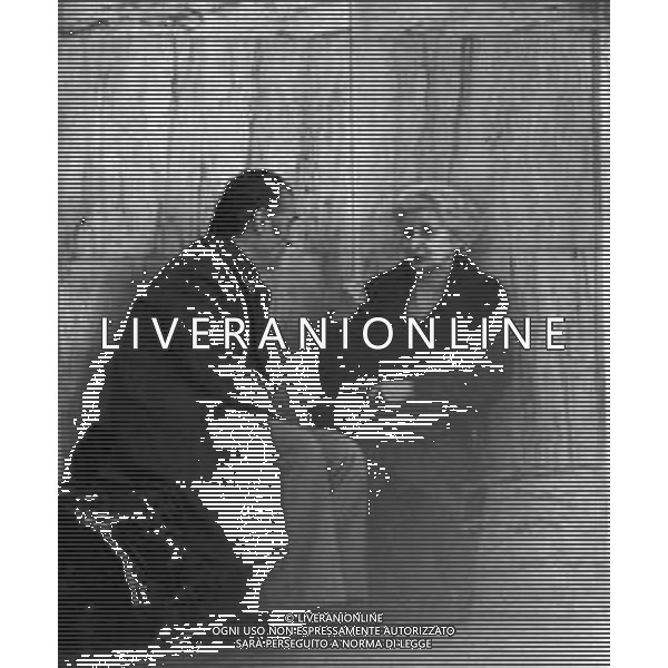 I GENITORI DI RENATO VALLANZASCA ( Osvaldo Pistoia e Maria Costantini Vallanzasca ) IN TRIBUNALE A MILANO NEL 1980 - RETROSPETTIVA AG ALDO LIVERANI SAS