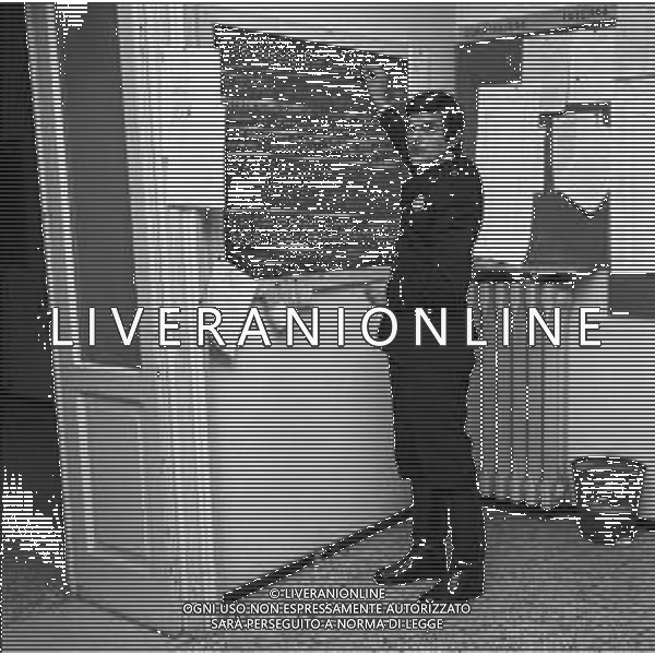 RETROSPETTIVA ARNALDO PRATI ARBITRO DI CALCIO ITALIANO E VIGILE URBANO DI PARMA NELLA FOTO CON LA DIVISA DI AGENTE DELLA POLIZIA MUNICIPALE DEL COMUNE DI PARMA NEL 1973 ©Archivio Giovanni Liverani / AGENZIA ALDO LIVERANI SAS