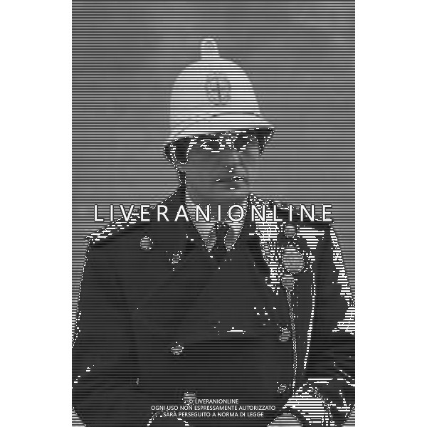RETROSPETTIVA ARNALDO PRATI ARBITRO DI CALCIO ITALIANO E VIGILE URBANO DI PARMA NELLA FOTO CON LA DIVISA DI AGENTE DELLA POLIZIA MUNICIPALE DEL COMUNE DI PARMA NEL 1973 ©Archivio Giovanni Liverani / AGENZIA ALDO LIVERANI SAS