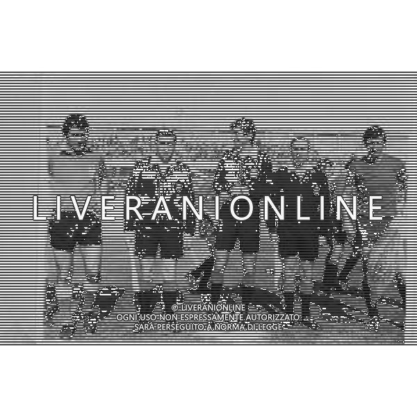 RETROSPETTIVA ARNALDO PRATI ARBITRO DI CALCIO ITALIANO E VIGILE URBANO DI PARMA NELLA FOTO CON LA DIVISA DI ARBITRO DURANTE UNA PARTITA ©ARNALDO PRATI RIPRODUZIONE / AGENZIA ALDO LIVERANI SAS