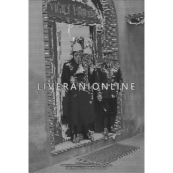 RETROSPETTIVA ARNALDO PRATI ARBITRO DI CALCIO ITALIANO E VIGILE URBANO DI PARMA NELLA FOTO CON LA DIVISA DI AGENTE DELLA POLIZIA MUNICIPALE DEL COMUNE DI PARMA NEL 1973 ©Archivio Giovanni Liverani / AGENZIA ALDO LIVERANI SAS