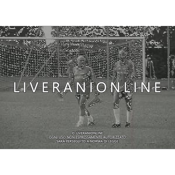 1994 ALLENAMENTO ESTIVO PRE CAMPIONATO VENEZIA CALCIO NELLA FOTO GIAN PIERO VENTURA ALLENATORE VENEZIA CALCIO CON PIETRO MAROSO AG ALDO LIVERANI SAS