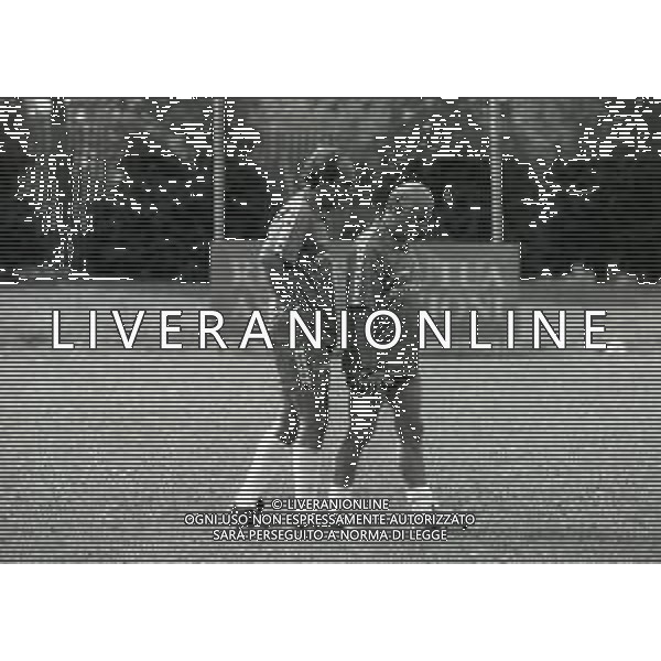 1994 ALLENAMENTO ESTIVO PRE CAMPIONATO VENEZIA CALCIO NELLA FOTO GIAN PIERO VENTURA ALLENATORE VENEZIA CALCIO CON PIETRO MAROSO AG ALDO LIVERANI SAS