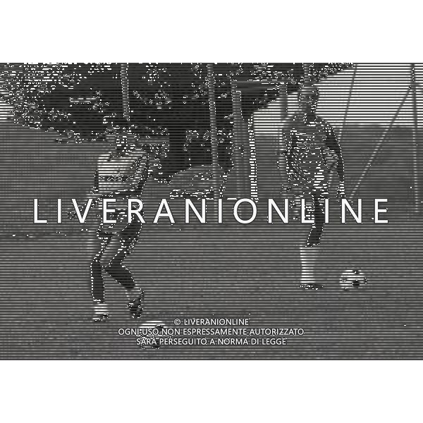 1994 ALLENAMENTO ESTIVO PRE CAMPIONATO VENEZIA CALCIO NELLA FOTO GIAN PIERO VENTURA ALLENATORE VENEZIA CALCIO E RAFFAELE CERBONE AG ALDO LIVERANI SAS