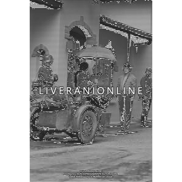 SET DEL FILM DOCUMENTARIO RAI \' IO E IL DUCE\' DIRETTO DAL REGISTA ALBERTO NEGRIN NEL 1984 NELLA FOTO BOB HOSKINS (interpreta Benito Mussolini) E BARBARA DE ROSSI (interpreta Claretta Petacci) DURANTE LE RIPRESE AG ALDO LIVERANI SAS