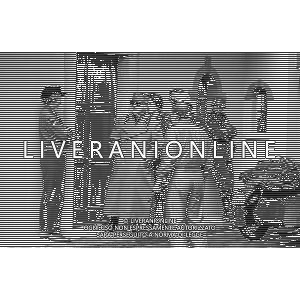 SET DEL FILM DOCUMENTARIO RAI \' IO E IL DUCE\' DIRETTO DAL REGISTA ALBERTO NEGRIN NEL 1984 NELLA FOTO BOB HOSKINS (interpreta Benito Mussolini) E BARBARA DE ROSSI (interpreta Claretta Petacci) DURANTE LE RIPRESE AG ALDO LIVERANI SAS