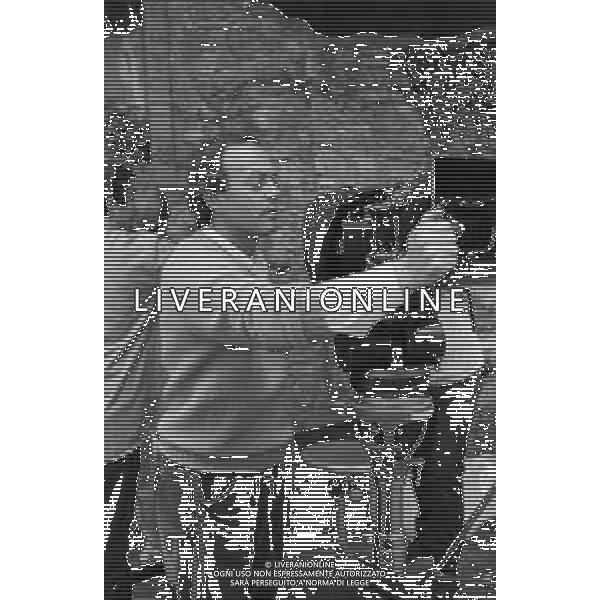 SET DEL FILM DOCUMENTARIO RAI \' IO E IL DUCE\' DIRETTO DAL REGISTA ALBERTO NEGRIN NEL 1984 NELLA FOTO IL REGISTA DURANTE LE RIPRESE AG ALDO LIVERANI SAS
