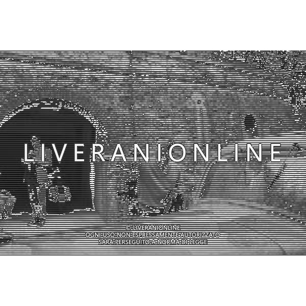 SET DEL FILM DOCUMENTARIO RAI \' IO E IL DUCE\' DIRETTO DAL REGISTA ALBERTO NEGRIN NEL 1984 NELLA FOTO IL REGISTA DURANTE LE RIPRESE AG ALDO LIVERANI SAS