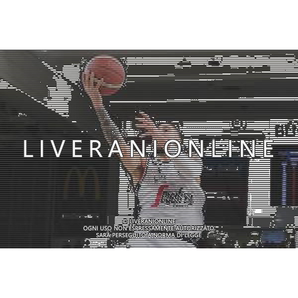Terzo tempo di Isaia Cordinier - Virtus Segafredo Bologna durante il match tra Dolomiti Trentino Energia e Virtus Segafredo Bologna valido per la settima giornata del campionato Italiano di basket serie A1. 20 Novembre 2022, BLM Group Arena, Trento, Italia FOTO ROBERTO TOMMASINI-AG ALDO LIVERANI SAS