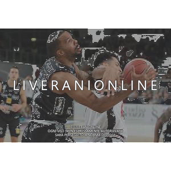 Mattia Udom - Dolomiti Energia Trentino lotta a rimbalzo durante il match tra Dolomiti Trentino Energia e Virtus Segafredo Bologna valido per la settima giornata del campionato Italiano di basket serie A1. 20 Novembre 2022, BLM Group Arena, Trento, Italia FOTO ROBERTO TOMMASINI-AG ALDO LIVERANI SAS