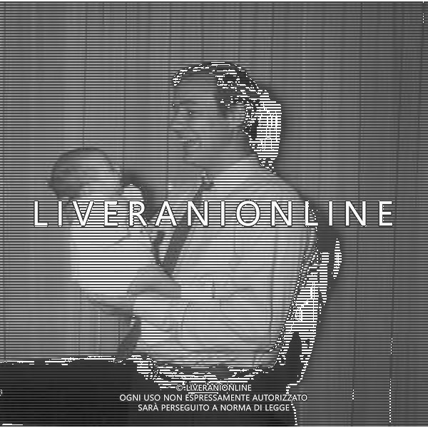 RETROSPETTIVA HARALD NIELSEN CALCIATORE INTER CALCIO NELLA FOTO CON LA FIGLIA HEIDI NELLA SUA ABITAZIONE NELL\'ANNO 1968 AG ALDO LIVERANI SAS
