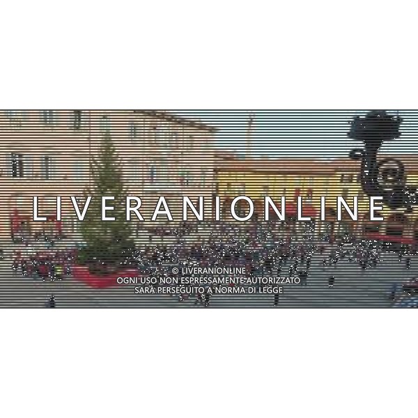 IMOLA 25 11 2022 PIAZZA MATTEOTTI GIORNATA DEL DIRITTO DELL\'INFANZIA NELLA FOTO PANORAMICA DELLA PIAZZA MATTEOTTI CON I BAMBINI DELLE SCUOLE IMOLESI ©SANNA / AGENZIA ALDO LIVERANI SAS