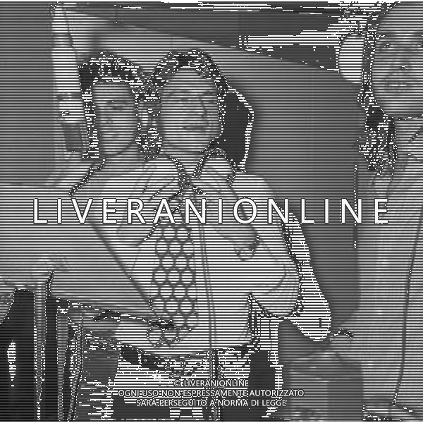 RETROSPETTIVA MARIO BERTINI CALCIATORE INTER NELLA FOTO CON IL CANTANTE CHRISTIAN IN SALA DI INCISIONE A MILANO MAGGIO 1971 ©Archivio Giovanni Liverani / AGENZIA ALDO LIVERANI SAS