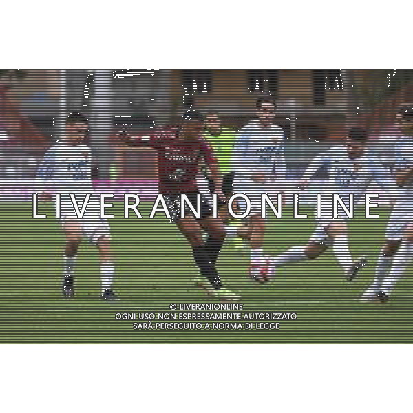 27/11/2022 Stadio Oreste Granillo Reggio Calabria Reggina vs Benevent Rivas Reggina calcia in porta circondato dai calciatori del Benevento ©GARREFFA PASQUALE / AGENZIA ALDO LIVERANI SAS