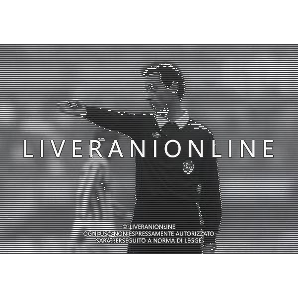 06-01-1988 TORINO COPPA ITALIA OTTAVI DI ANDATA JUVENTUS-PESCARA 1-0 NELLA FOTO ARBITRO CARLO SGUIZZATO AG ALDO LIVERANI SAS