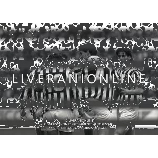 13-03-1994 GENOVA CAMPIONATO DI CALCIO SERIE A GENOA-JUVENTUS 1-1 NELLA FOTO ABBRACCI GIOCATORI JUVENTUS AG ALDO LIVERANI SAS