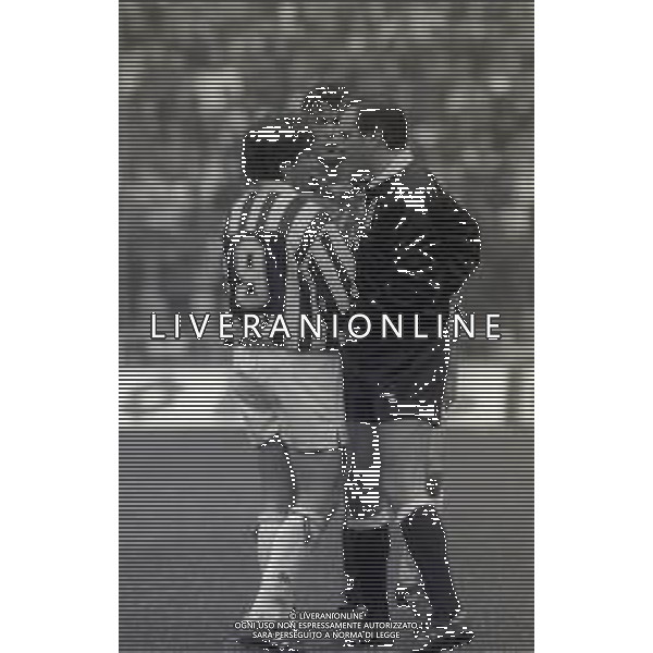 13-03-1994 GENOVA CAMPIONATO DI CALCIO SERIE A GENOA-JUVENTUS 1-1 NELLA FOTO ARBITRO FRANCESCO ARENA CON ALESSANDRO DEL PIERO E FABIO GALANTE AG ALDO LIVERANI SAS