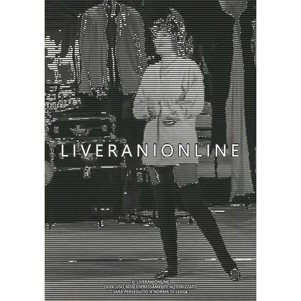 RETROSPETTIVA OMBRETTA COLLI CANTANTE E ATTRICE NELLA FOTO OMBRETTA COLLI NELL\'ANNO 1984 AG ALDO LIVERANI SAS 