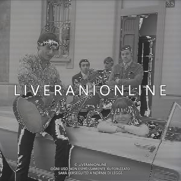 RETROSPETTIVA OMBRETTA COLLI CANTANTE E ATTRICE NELLA FOTO OMBRETTA COLLI NELL\'ANNO 1967 A MILANO CON IL SUO COMPLESSO MUSICALE AG ALDO LIVERANI SAS
