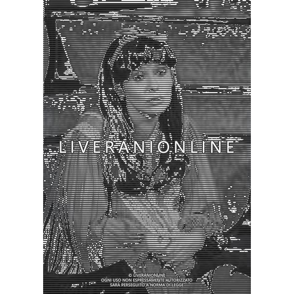 RETROSPETTIVA OMBRETTA COLLI CANTANTE E ATTRICE NELLA FOTO OMBRETTA COLLI NELLA MINI SERIE TELEVISIVA“CINQUANT\' ANNI D\'AMORE“ NELL\'ANNO 1981 A MILANO AG ALDO LIVERANI SAS  