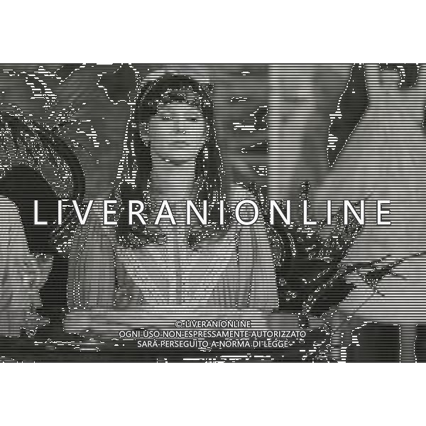 RETROSPETTIVA OMBRETTA COLLI CANTANTE E ATTRICE NELLA FOTO OMBRETTA COLLI NELLA MINI SERIE TELEVISIVA“CINQUANT\' ANNI D\'AMORE“ NELL\'ANNO 1981 A MILANO AG ALDO LIVERANI SAS  
