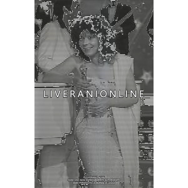 RETROSPETTIVA OMBRETTA COLLI CANTANTE E ATTRICE NELLA FOTO OMBRETTA COLLI NELL\'ANNO 1982 AG ALDO LIVERANI SAS  