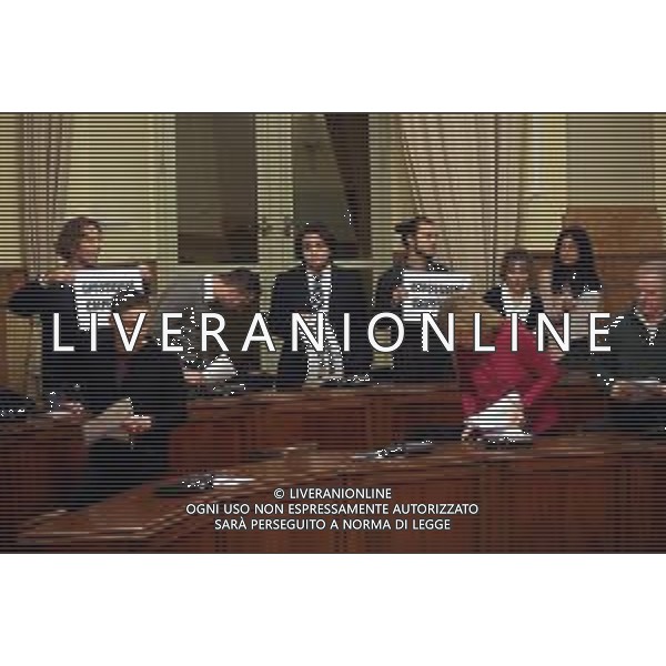 IMOLA 29 11 2022 CONSIGLIO COMUNALE STRAORDINARIO PROTESTA DELLA MINORANZA PER I DIRITTI CALPESTATI NELLA FOTO DA SINISTRA SOPRA SIMONE CARAPIA LEGA,DANIELE MARCHETTI LEGA,NICHOLAS VACCHI FRATELLI D\'ITALIA,SERENA BUGANI FRATELLI D\'ITALIA TERESA MERLI FRATELLI D\'ITALIA SOTTO REBECCA CHIARINI GRUPPO MISTO,MARINELLA VELLA LISTA CAPPELLO EZIO ROI M5STELLE LASCIANO LA SALA DEL CONSIGLIO COMUNALE ©SANNA / AGENZIA ALDO LIVERANI SAS