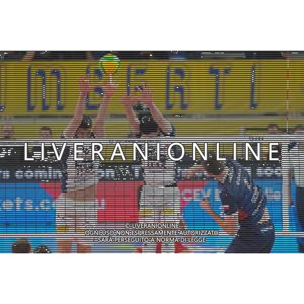 Muro di Srecko Lisinac - ITAS Trentino e Marko Podrascanin - ITAS Trentino durante la partita tra ITAS Trentino e Grupa Azoty ZAKSA Kedzierzyn-Kozle valida per il terzo turno del Pool-D della CEV Champions league di volley maschile. Trento, Italia, 29 Novembre 2022 presso la BLM Group Arena. ©Roberto Tommasini / AGENZIA ALDO LIVERANI SAS