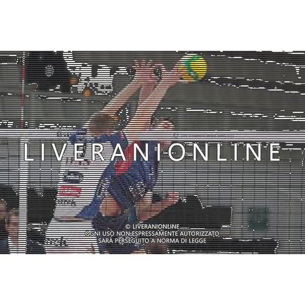 Schiacciata di Lukasz Kaczmarek - Grupa Azoty ZAKSA Kedzierzyn-Kozle durante la partita tra ITAS Trentino e Grupa Azoty ZAKSA Kedzierzyn-Kozle valida per il terzo turno del Pool-D della CEV Champions league di volley maschile. Trento, Italia, 29 Novembre 2022 presso la BLM Group Arena. ©Roberto Tommasini / AGENZIA ALDO LIVERANI SAS
