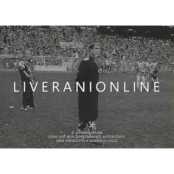 29-01-1995 GENOVA CAMPIONATO DI CALCIO SERIE A GENOA-MILAN PARTITA SOSPESA PER LA MORTE DEL TIFOSO DEL GENOA VINCENZO SPAGNOLO ACCOLTELLATO FUORI DALLO STADIO NELLA FOTO FABIO CAPELLO AG ALDO LIVERANI SAS