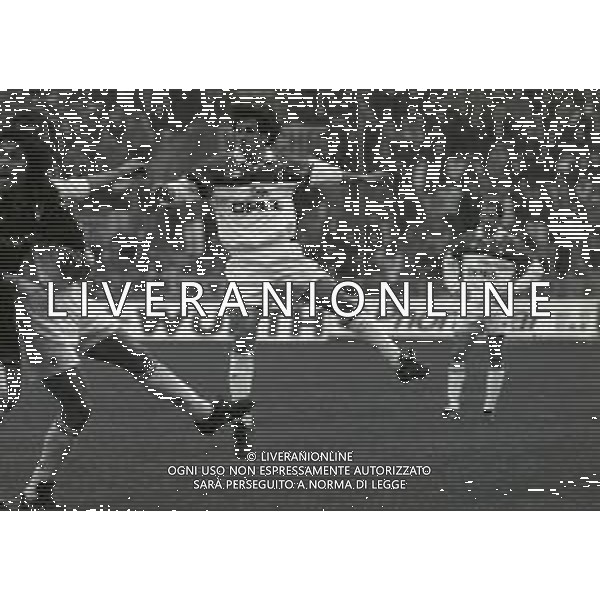 29-01-1995 GENOVA CAMPIONATO DI CALCIO SERIE A GENOA-MILAN PARTITA SOSPESA PER LA MORTE DEL TIFOSO DEL GENOA VINCENZO SPAGNOLO ACCOLTELLATO FUORI DALLO STADIO NELLA FOTO DEMETRIO ALBERTINI AG ALDO LIVERANI SAS