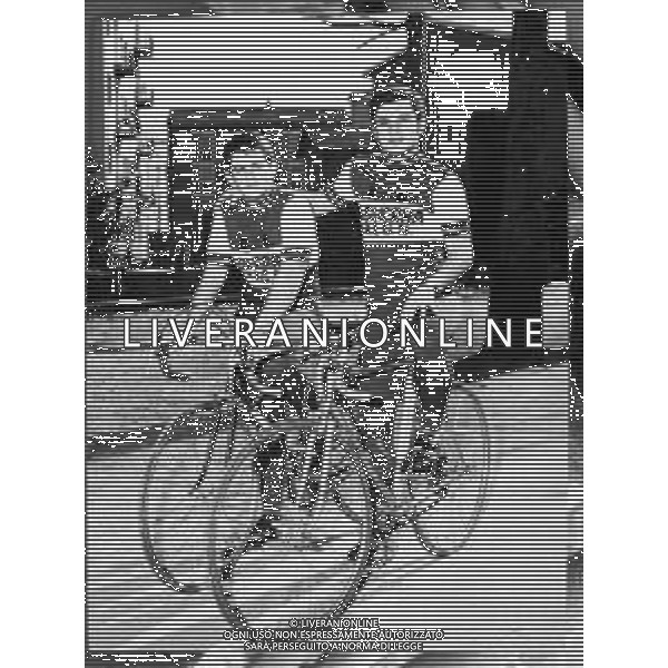 RETROSPETTIVA DEI FAMIGLIARI DEL CICLISTA LEARCO GUERRA NELLA FOTO I NIPOTI LEARCO E CARLO - RIPRODUZIONI FOTO - GENTILE CONCESSIONE DELLA FAMIGLIA GUERRA ©Archivio Giovanni Liverani / AGENZIA ALDO LIVERANI SAS