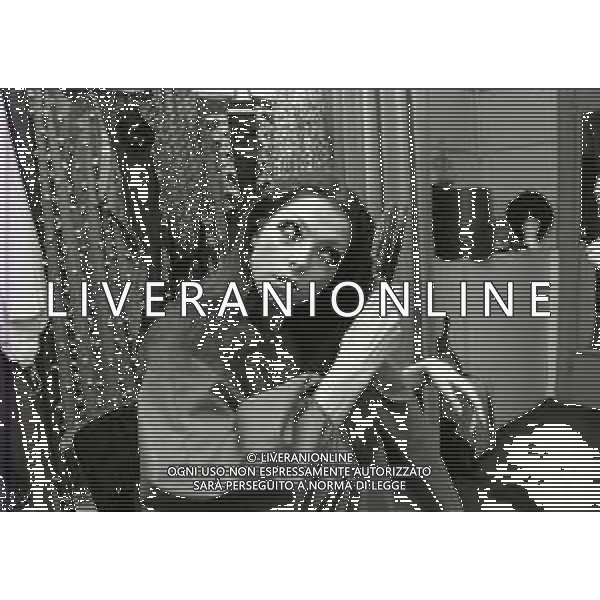 RETROSPETTIVA TAMARA BARONI ATTRICE NELLA FOTO TAMARA BARONI A MILANO NELL\'ANNO 1964 AG ALDO LIVERANI SAS