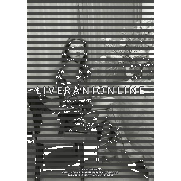RETROSPETTIVA TAMARA BARONI ATTRICE NELLA FOTO TAMARA BARONI A MILANO NELL\'ANNO 1964 AG ALDO LIVERANI SAS