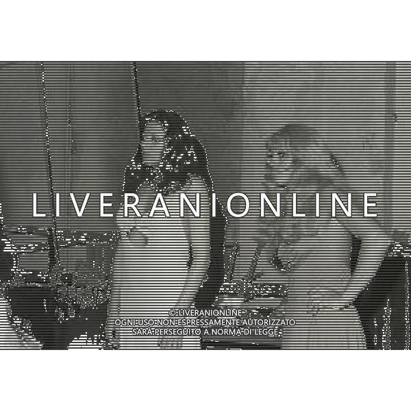 RETROSPETTIVA TAMARA BARONI ATTRICE NELLA FOTO TAMARA BARONI NELL\'ANNO 1972 A VERONA NELLE PROVE DELLO SPETTACOLO AG ALDO LIVERANI SAS 