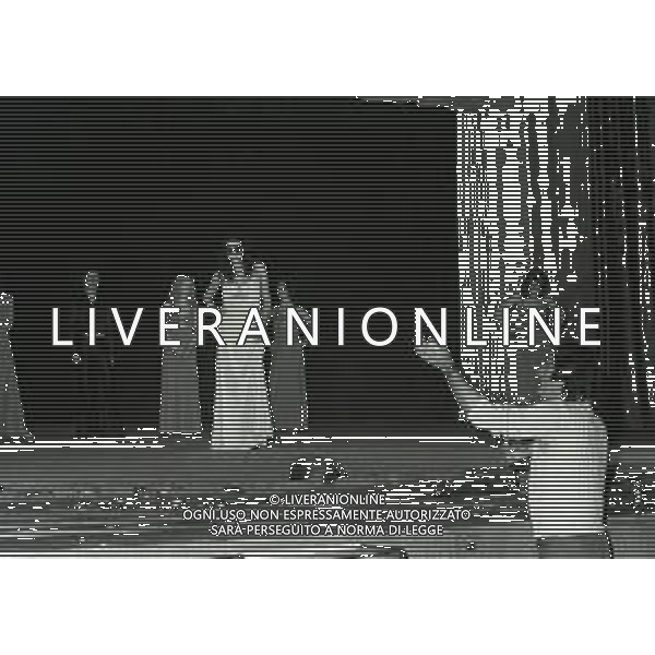 RETROSPETTIVA TAMARA BARONI ATTRICE NELLA FOTO TAMARA BARONI NELL\'ANNO 1972 A VERONA NELLE PROVE DELLO SPETTACOLO AG ALDO LIVERANI SAS 