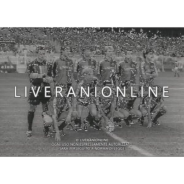 1988-1989 -FORMAZIONE GENOA CALCIO NELLA FOTO LA FORMAZIONE DEL GENOA CALCIO 1988-1989 DA SIN IN PIEDI ATTILIO GREGORI-ROBERTO ONORATI-GIANLUCA SIGNORINI-DAVIDE FONTOLAN-NICOLO\' QUAGGIOTTO NICOLA CARICOLA SED DA SIN STEFANO ERANIO-MARCO NAPPI-AUGUSTO GENTILINI-GENNARO RUOTOLO E ARMANDO FERRONI AG ALDO LIVERANI SAS