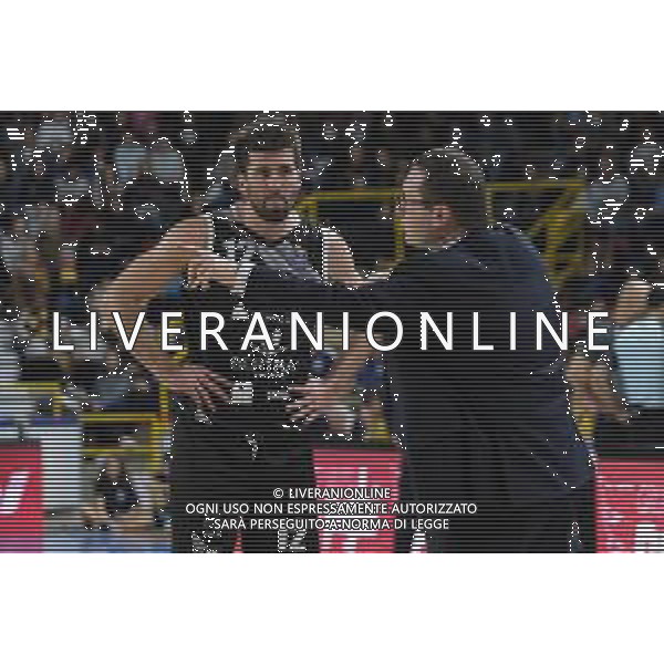 Marco Ramondino - Head Coach - Bertram Yachts Derthona Tortona discute con Ariel Filloy - Bertram Yachts Derthona Tortona durante la partita tra Tezenis Verona e - Bertram Yachts Derthona Tortona valida per la nona giornata del campionato Italiano di basket serie A1. 3 Dicembre 2022, Pala AGSM-AIM, Verona, Italia ©Tommasini Roberto / AGENZIA ALDO LIVERANI SAS